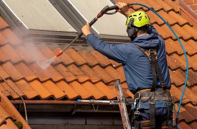Démoussage et hydrofuge de toiture à Orges